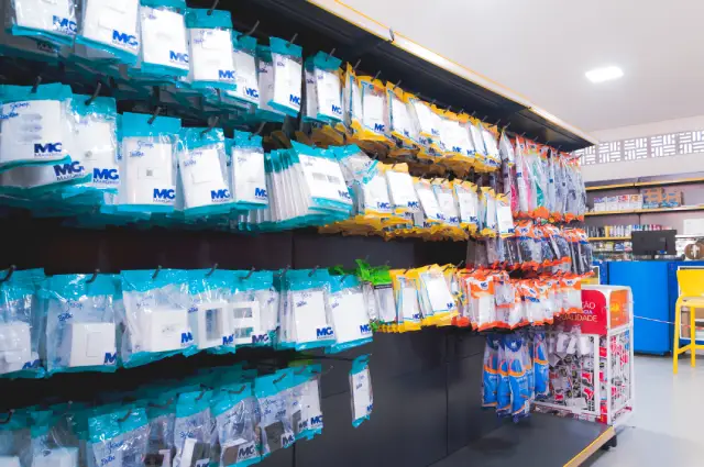 Rei Luz 12 Importância dos materiais elétricos em sua obra