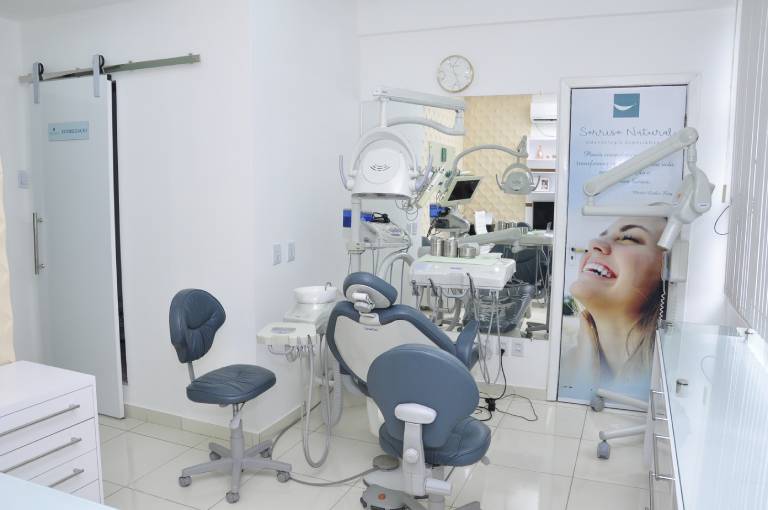 Sorriso Natural | Odontologia Especializada 2 Sorriso Natural em Bom Jesus da Lapa | Maíra Quinteiro