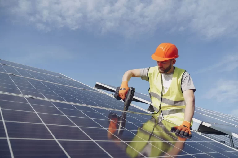 equipe-projeto-lider-energia-solar Sistema de energia solar para empresas e residências