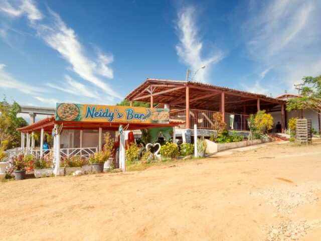 Neide's Bar