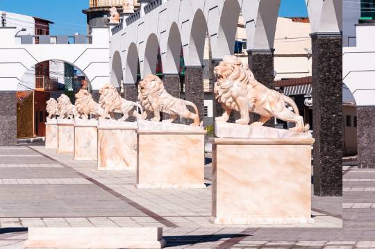 A Praça da Fé em Bom Jesus da Lapa 5 12 leões da Tribo de Judá