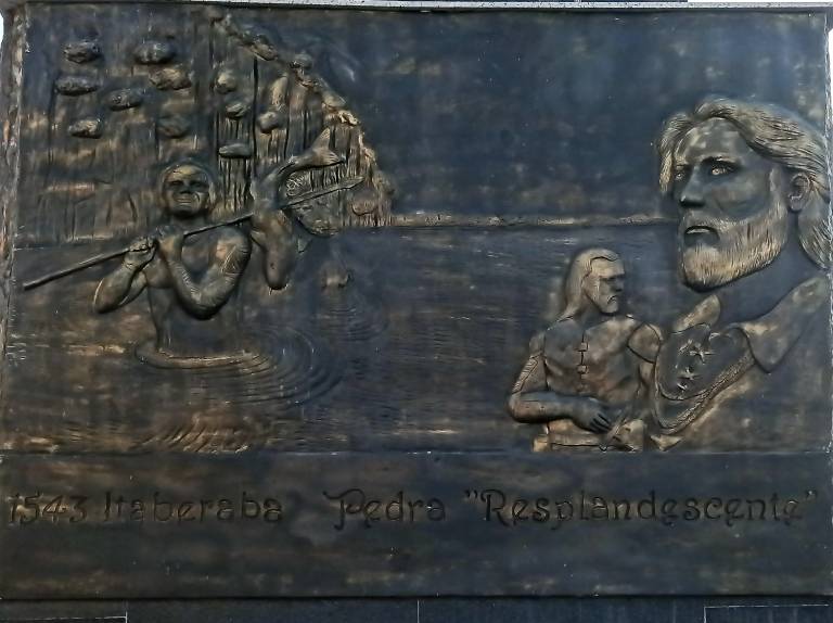 Praça Monsenhor Turíbio Vila Nova 5 1543 - Itaberaba Pedra Resplandecente