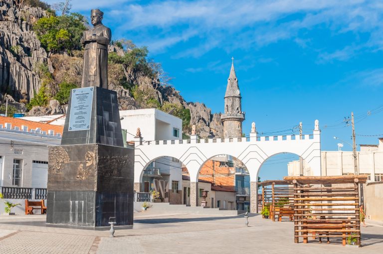 Praça Monsenhor Turíbio Vila Nova em Bom Jesus da Lapa