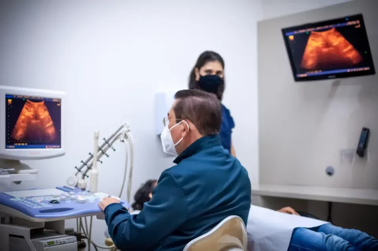 Centro Médico Dr. Ademar Barbosa 3 Exames de ultrassonografia em Bom Jesus da Lapa