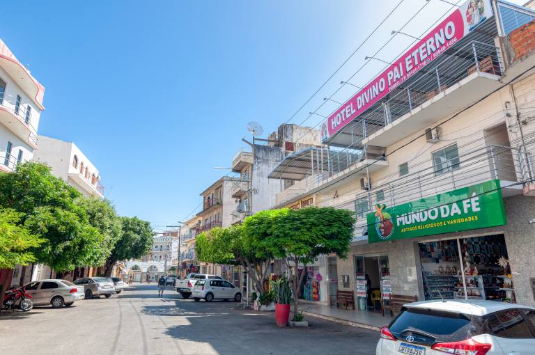 hotel divino pai eterno bom jesus da lapa